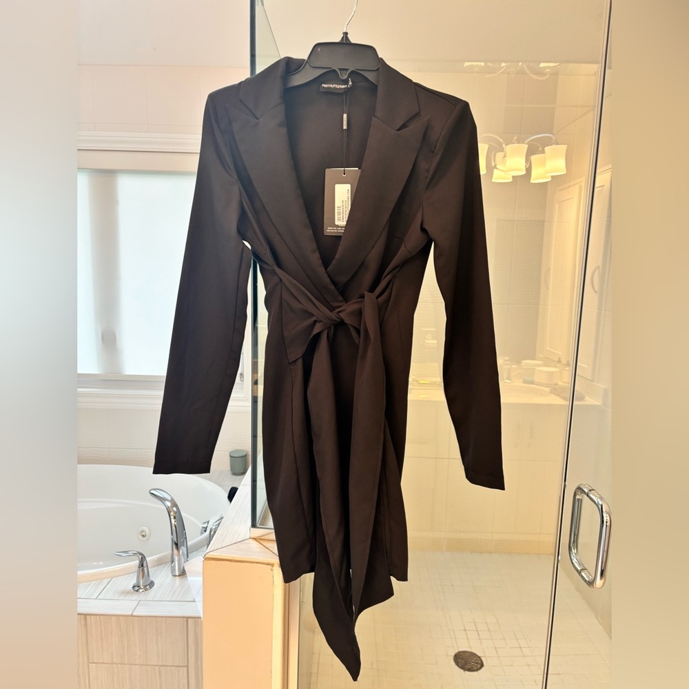 NWT Elegant tuxedo mini dress by Pretty Little Thing. size 4 - Picture 2 of 13